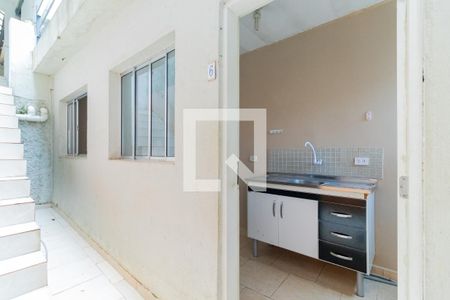 Fachada de casa para alugar com 1 quarto, 35m² em Vila Erna, São Paulo