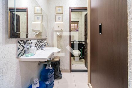 Banheiro 1 de casa à venda com 4 quartos, 120m² em Parque Bandeirante, Santo André