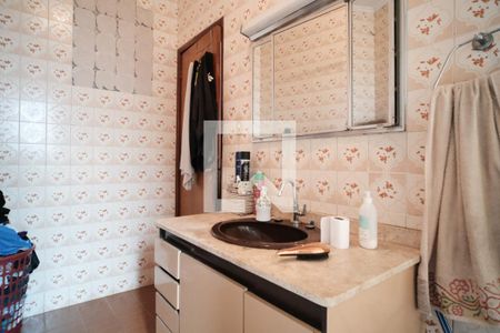 Casa à venda com 250m², 3 quartos e 3 vagasBanheiro 2