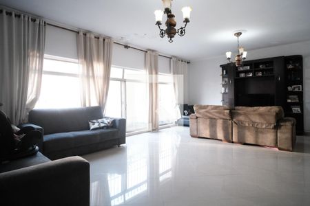 Sala de casa à venda com 3 quartos, 250m² em Vila Domitila, São Paulo