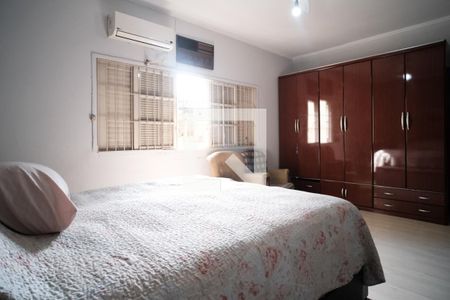 Casa à venda com 250m², 3 quartos e 3 vagasQuarto