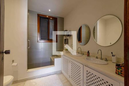 Casa de condomínio para alugar com 700m², 5 quartos e 3 vagas Casa de condomínio para alugar com 700m², 5 quartos e 3 vagasBanheiro Social