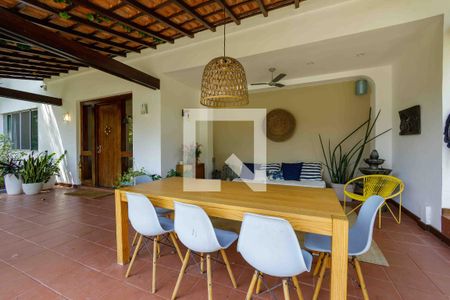 Casa de condomínio para alugar com 700m², 5 quartos e 3 vagas Casa de condomínio para alugar com 700m², 5 quartos e 3 vagasQuintal