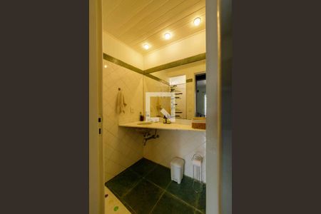 Casa de condomínio para alugar com 700m², 5 quartos e 3 vagas Casa de condomínio para alugar com 700m², 5 quartos e 3 vagasEstúdio Banheiro Suíte