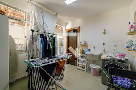 Casa de condomínio para alugar com 700m², 5 quartos e 3 vagas Casa de condomínio para alugar com 700m², 5 quartos e 3 vagasÁrea de Serviço