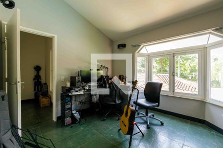 Casa de condomínio para alugar com 700m², 5 quartos e 3 vagas Casa de condomínio para alugar com 700m², 5 quartos e 3 vagasEstúdio Suíte