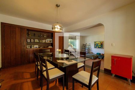 Sala de casa de condomínio para alugar com 5 quartos, 700m² em Barra da Tijuca, Rio de Janeiro