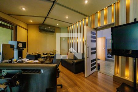 Casa de condomínio para alugar com 700m², 5 quartos e 3 vagas Casa de condomínio para alugar com 700m², 5 quartos e 3 vagasEstúdio