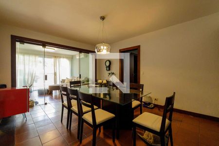 Sala de casa de condomínio para alugar com 5 quartos, 700m² em Barra da Tijuca, Rio de Janeiro