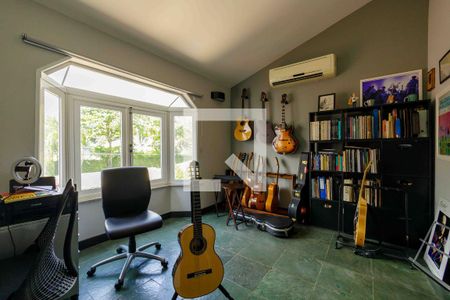 Casa de condomínio para alugar com 700m², 5 quartos e 3 vagas Casa de condomínio para alugar com 700m², 5 quartos e 3 vagasEstúdio Suíte