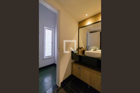 Casa de condomínio para alugar com 700m², 5 quartos e 3 vagas Casa de condomínio para alugar com 700m², 5 quartos e 3 vagasEstúdio Banheiro