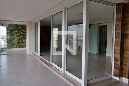 Apartamento para alugar com 177m², 3 quartos e 3 vagasVaranda