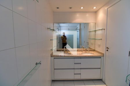 Apartamento para alugar com 177m², 3 quartos e 3 vagasBanheiro Suíte master