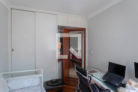Apartamento à venda com 220m², 5 quartos e 3 vagas Apartamento à venda com 220m², 5 quartos e 3 vagasQuarto 1