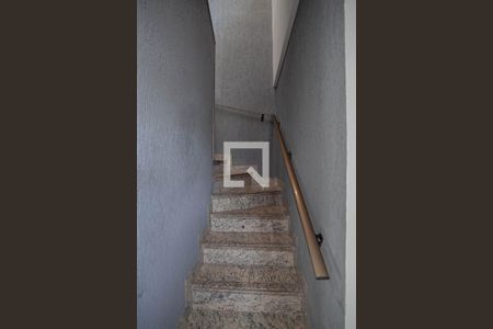 Apartamento à venda com 220m², 5 quartos e 3 vagas Apartamento à venda com 220m², 5 quartos e 3 vagasEscada