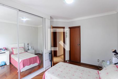 Apartamento à venda com 220m², 5 quartos e 3 vagas Apartamento à venda com 220m², 5 quartos e 3 vagasSuíte 1