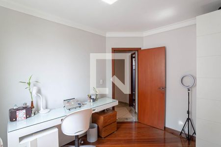 Apartamento à venda com 220m², 5 quartos e 3 vagas Apartamento à venda com 220m², 5 quartos e 3 vagasQuarto 2