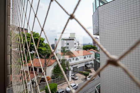 Apartamento à venda com 220m², 5 quartos e 3 vagas Apartamento à venda com 220m², 5 quartos e 3 vagasVista do quarto 2