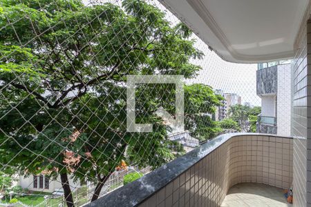Apartamento à venda com 220m², 5 quartos e 3 vagas Apartamento à venda com 220m², 5 quartos e 3 vagasVaranda da suíte 1