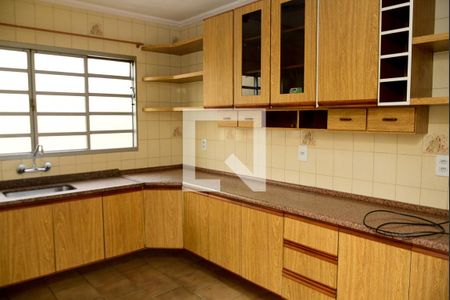 Casa à venda com 200m², 3 quartos e 3 vagasCozinha