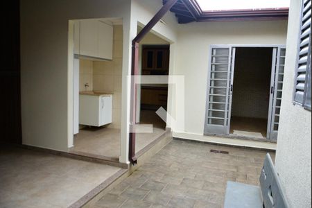 Casa à venda com 200m², 3 quartos e 3 vagasÁrea Externa