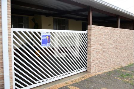 Casa à venda com 200m², 3 quartos e 3 vagasFachada