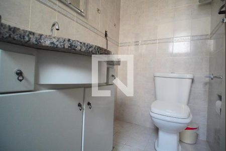 Banheiro de apartamento à venda com 1 quarto, 38m² em Vila Ipiranga, Porto Alegre
