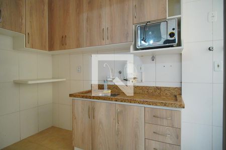 Cozinha de apartamento à venda com 1 quarto, 38m² em Vila Ipiranga, Porto Alegre