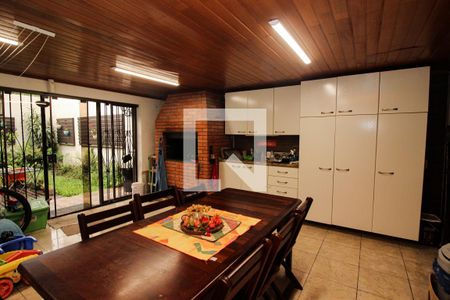 Varanda de casa à venda com 3 quartos, 193m² em Guarujá, Porto Alegre