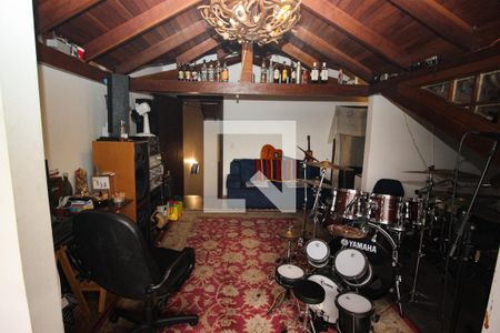 Casa à venda com 193m², 3 quartos e 2 vagasSótão