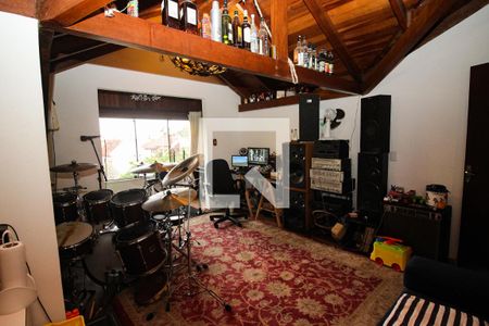 Casa à venda com 193m², 3 quartos e 2 vagasSótão