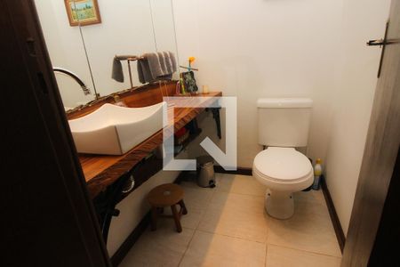 Lavabo de casa à venda com 3 quartos, 193m² em Guarujá, Porto Alegre