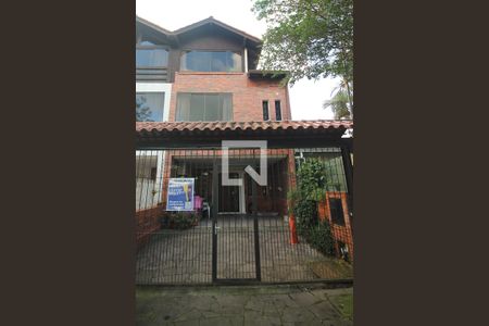 Casa à venda com 193m², 3 quartos e 2 vagasFachada