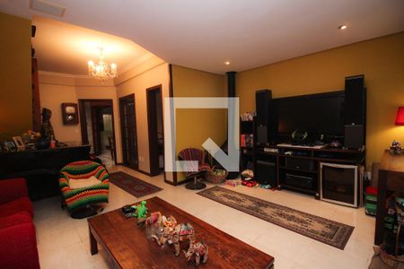 Sala de casa à venda com 3 quartos, 193m² em Guarujá, Porto Alegre