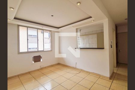 Sala de apartamento à venda com 2 quartos, 64m² em Costa E Silva, Porto Alegre