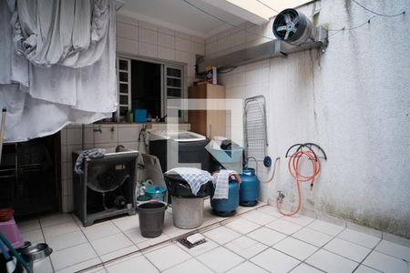 Casa à venda com 100m², 3 quartos e 2 vagas Casa à venda com 100m², 3 quartos e 2 vagasÁrea de Serviço