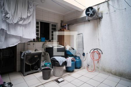 Casa à venda com 100m², 3 quartos e 2 vagas Casa à venda com 100m², 3 quartos e 2 vagasÁrea de Serviço