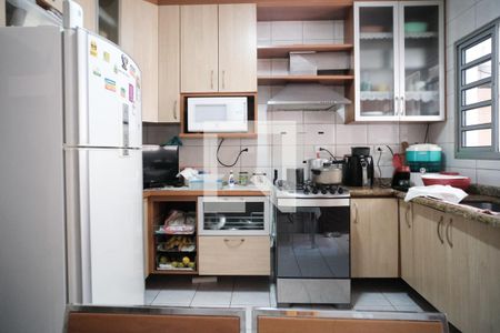 Casa à venda com 100m², 3 quartos e 2 vagas Casa à venda com 100m², 3 quartos e 2 vagasCozinha