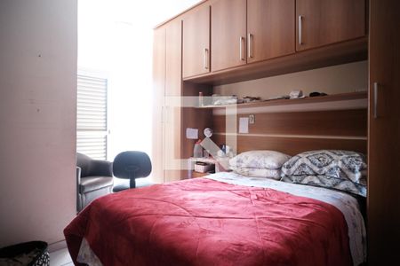 Casa à venda com 100m², 3 quartos e 2 vagas Casa à venda com 100m², 3 quartos e 2 vagasQuarto