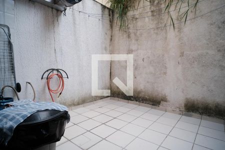 Casa à venda com 100m², 3 quartos e 2 vagas Casa à venda com 100m², 3 quartos e 2 vagasÁrea de Serviço