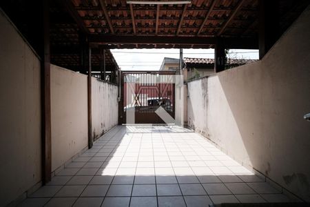 Casa à venda com 100m², 3 quartos e 2 vagas Casa à venda com 100m², 3 quartos e 2 vagasGaragem