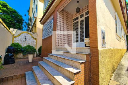 Casa à venda com 770m², 8 quartos e 6 vagasFachada