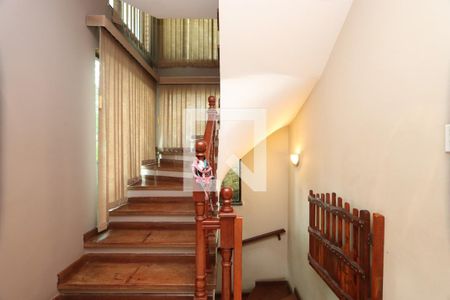 Escada de casa à venda com 3 quartos, 280m² em Jardim Piqueroby, São Paulo