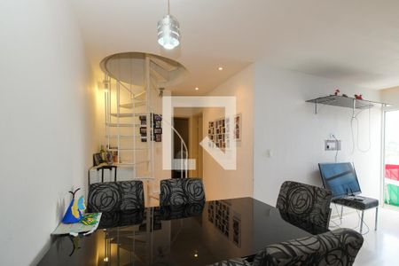 Apartamento à venda com 125m², 2 quartos e 1 vaga Apartamento à venda com 125m², 2 quartos e 1 vagaSala