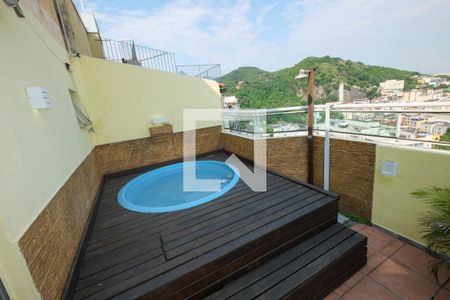 Apartamento à venda com 125m², 2 quartos e 1 vaga Apartamento à venda com 125m², 2 quartos e 1 vagaPiscina