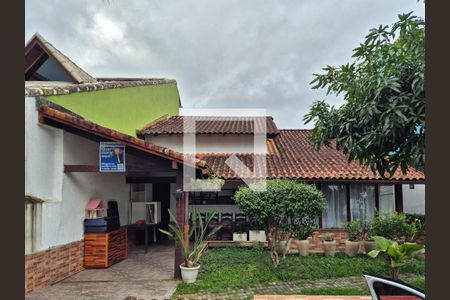 Casa de condomínio para alugar com 140m², 3 quartos e 2 vagas Casa de condomínio para alugar com 140m², 3 quartos e 2 vagasFachada