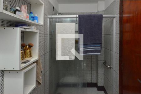 Casa de condomínio para alugar com 140m², 3 quartos e 2 vagas Casa de condomínio para alugar com 140m², 3 quartos e 2 vagasBanheiro da Suíte 1