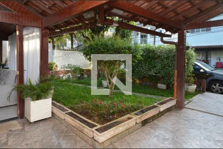 Casa de condomínio para alugar com 140m², 3 quartos e 2 vagas Casa de condomínio para alugar com 140m², 3 quartos e 2 vagasVaranda