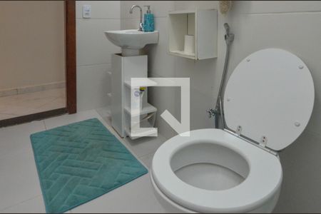 Casa de condomínio para alugar com 140m², 3 quartos e 2 vagas Casa de condomínio para alugar com 140m², 3 quartos e 2 vagasBanheiro social