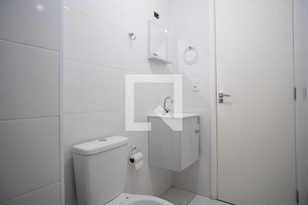 Banheiro de apartamento para alugar com 2 quartos, 40m² em Vila Guilhermina, São Paulo
